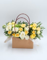 Композиция №73 из роз кустовых пионовидных, гортензии и эустомы