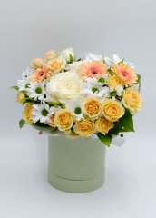 Композиция №48 из роз, гербер и хризантем кустовых