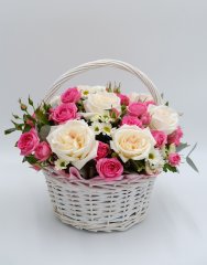 Композиция №36 из роз и сантини