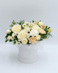 Композиция №70 из роз, сантини, гвоздики кустовой и диантуса